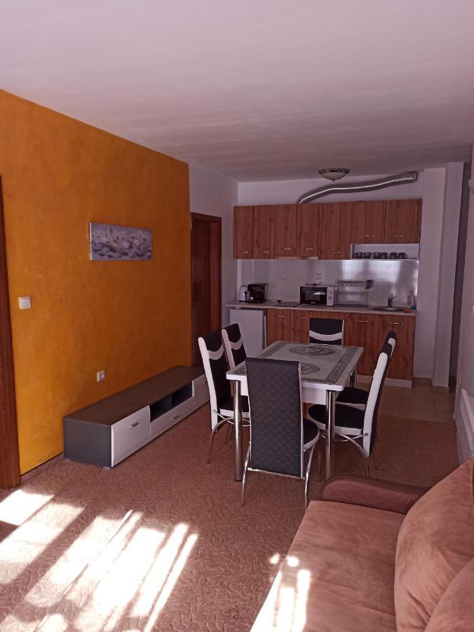 פמפורובו Private Apartments Nevena מראה חיצוני תמונה